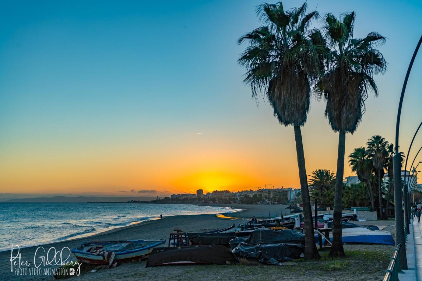 Casa Catalina Beach And Golf Apartment Estepona Luaran gambar